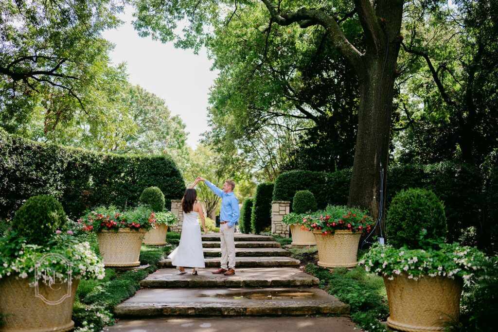 Texas engagement photo outfit ideas for couples